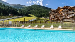 Pool - Apartment in Bois Mean With Heated Pool (Les Orres)