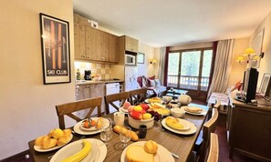 Dining - Apartment in Vars With Pool and Ski Access (Vars)