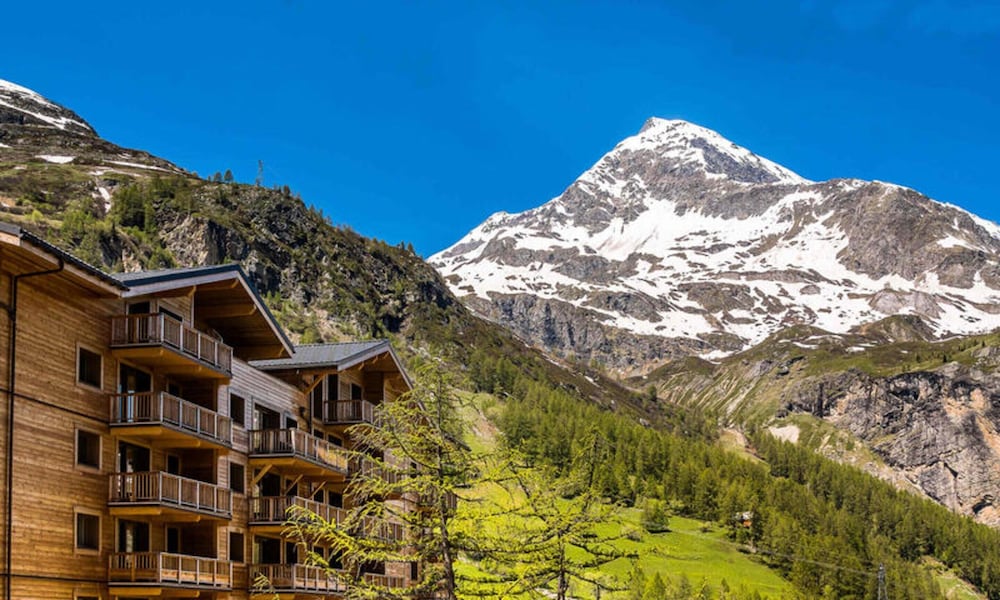 4 Apartment - Ski-in/ski-out, Hotel Service Included Reviews, Deals ...
