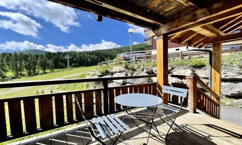 Dbac22 - 2 Bedroom Apartment - Balcony - Sleeps 6 - 1800 Area