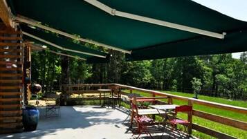 Khu ẩm thực ngoài trời