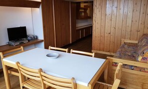 Dining - Studio Mountain Corner for 5 People With Magnificent Mountain Views Close to the Slopes and Shops (Bourg-Saint-Maurice)
