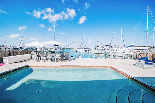 Waterfront Pool House on Hutchinson Island