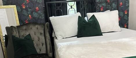 2 多间卧室、免费 WiFi、床单