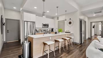 Fridge, microwave, oven, stovetop