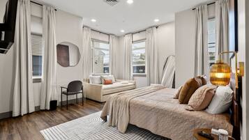 2 bedrooms, desk, iron/ironing board, travel crib