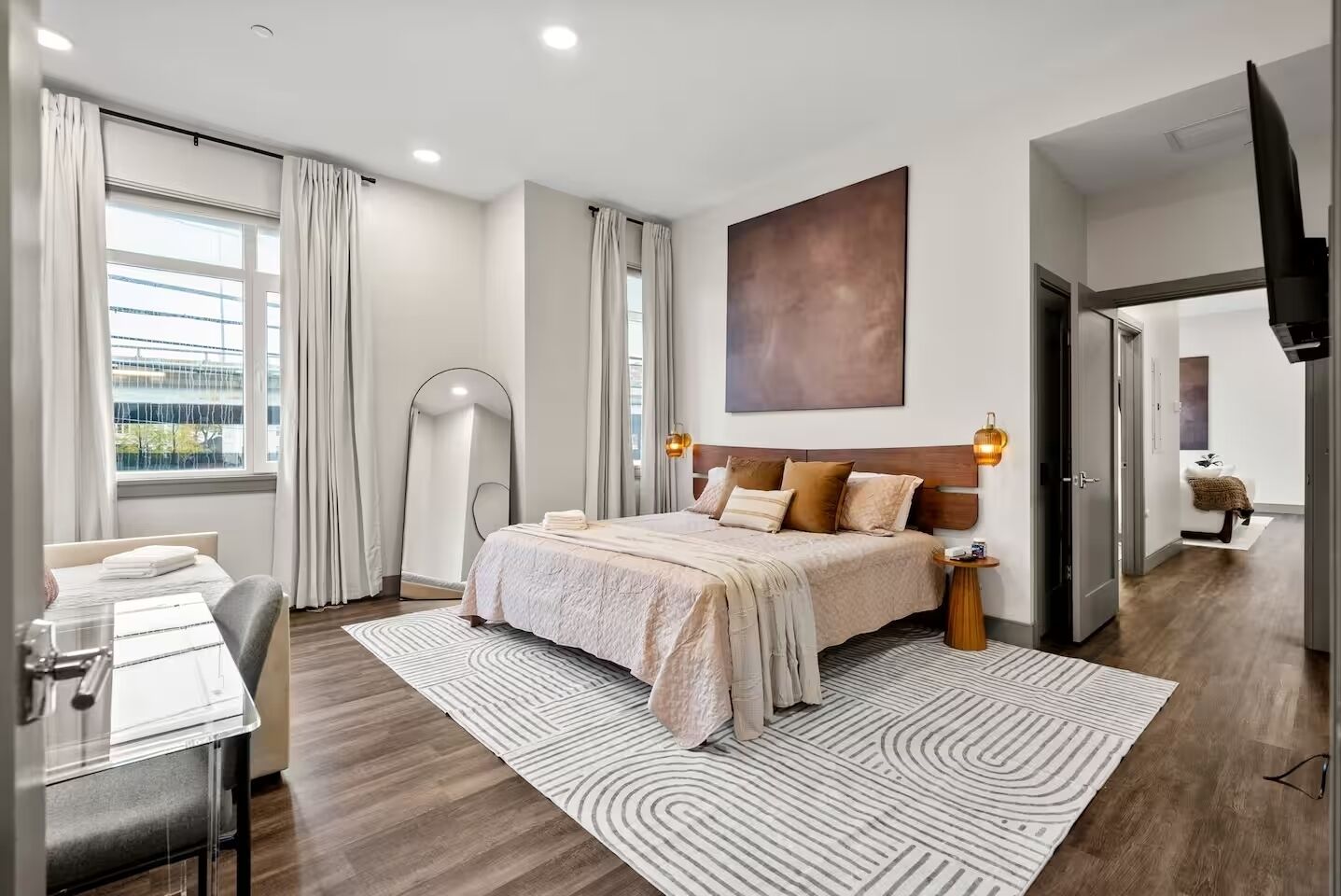 2 多间卧室、办公桌、熨斗/熨衣板、旅行婴儿床