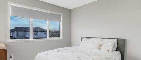 3 室のベッドルーム、アイロン / アイロン台、WiFi、ベッドシーツ