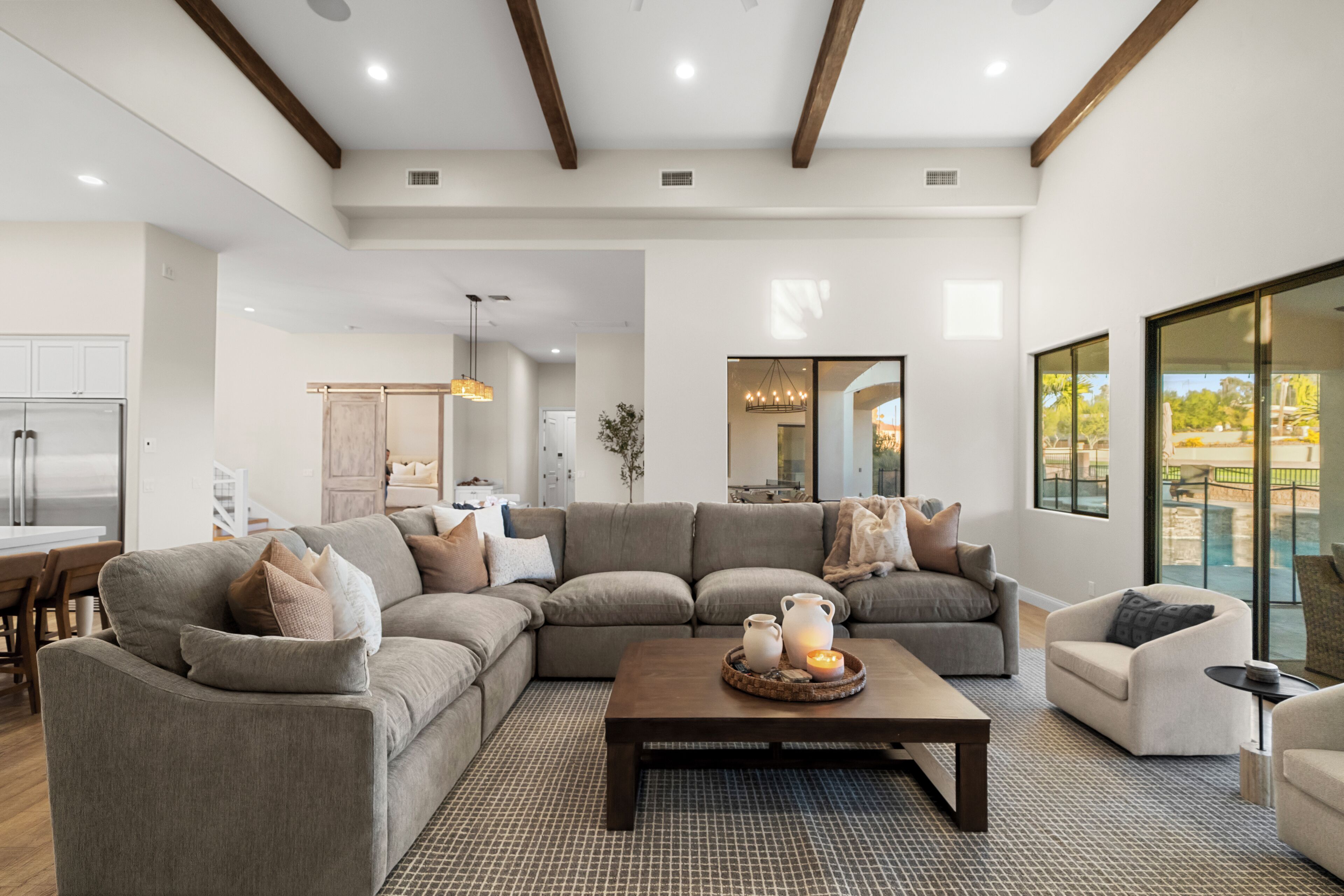 智能电视、壁炉、乒乓球、书