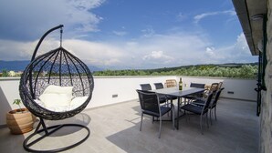 Unclassified image, 2 of 27, button - Holiday Home Bliss - Holiday Home With Outdoor Pool and Sea View (Supetar)