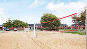 Classic-Apartment, 2 Schlafzimmer | Sportplatz