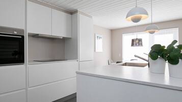 Casa clássico, 4 quartos | Parte interna