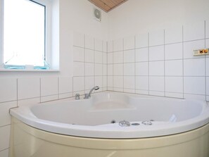 Classic House, 4 Bedrooms | Spa treatment - 8 Person Holiday Home on a Holiday Park in Lokken (Lokken)
