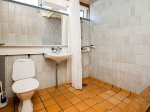 Classic House, 2 Bedrooms | Interior - 6 Person Holiday Home in Vaeggerlose (Vaeggerlose)