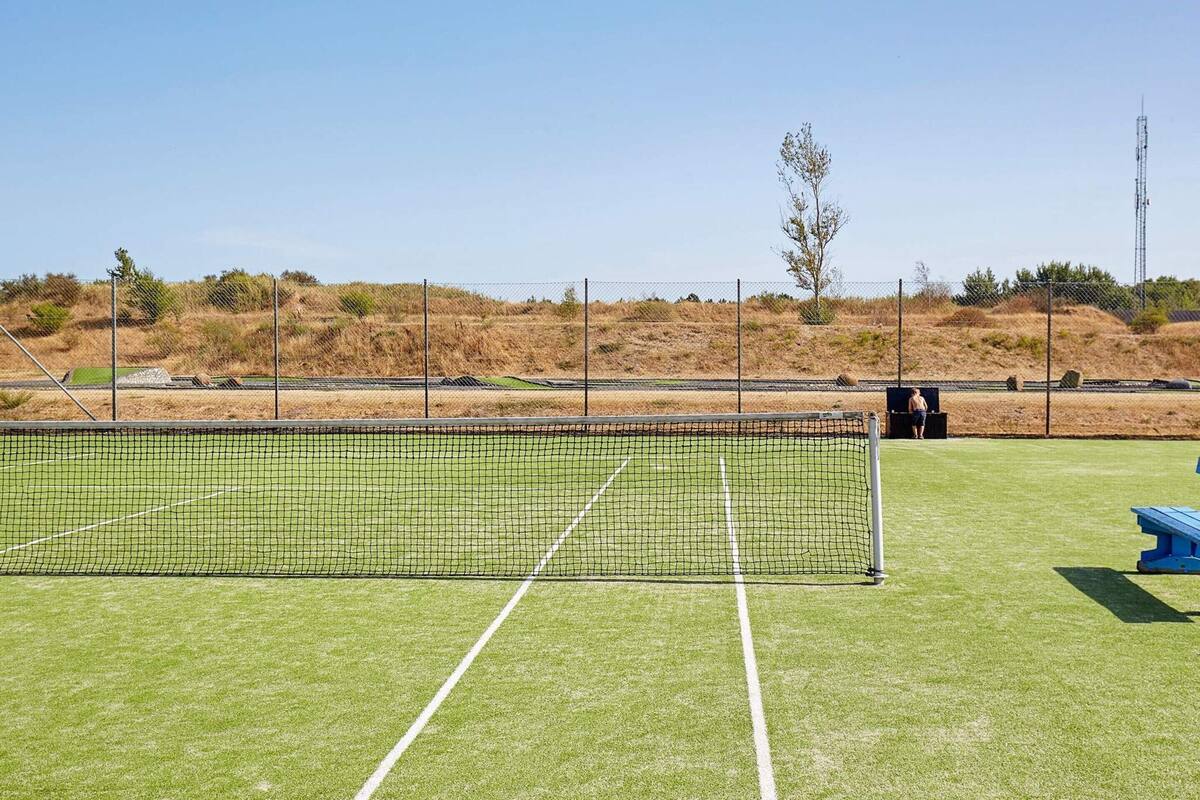 Comfort House, 2 Bedrooms | Sports court