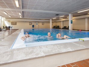 Classic-Apartment, 2 Schlafzimmer | Pool | Innenpool, Außenpool