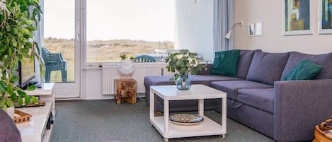 Classic Apartment, 2 Bedrooms | Interior