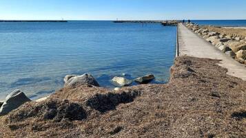 Classic House, 3 Bedrooms | Pemandangan air