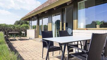 Elite House, 2 Bedrooms | Outdoor dining