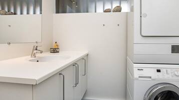 Elite House, 4 Bedrooms | Interior