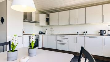Deluxe House, 3 Bedrooms | Interior