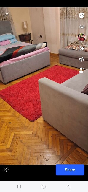 3 عدّة غرف نوم ومكواة/لوح كي وواي فاي وملاءات أسرّة