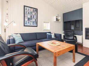 Classic House, 2 Bedrooms | Interior - Holiday Home- Free Water Park Access (Middelfart)