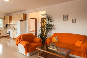 Apartment | Living room - Bodul Vacation Apartment - Two Bedroom Apartment With Terrace and Sea View (Dubrovnik)