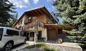 Exterior - Luxury Apartment in a Family Chalet (Vars)