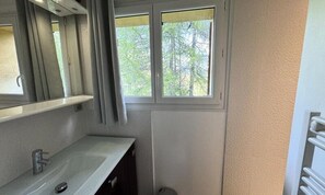 Bathroom - Luxury Apartment in a Family Chalet (Vars)