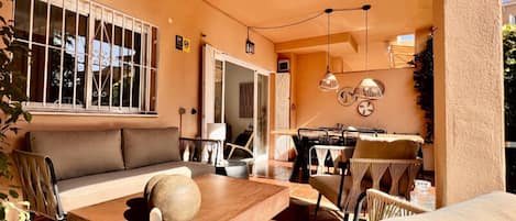 Apartment | Outdoor dining