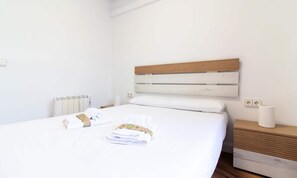 Iron/ironing board, bed sheets - Apt. Periodista Azzati (Sagunto)