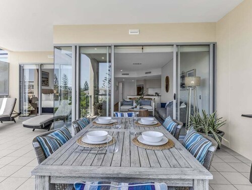 Beachfront Bali Resort, Kingscliff - 1212