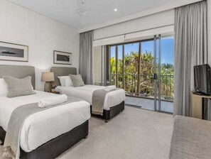 2 bedrooms, desk, iron/ironing board, WiFi - Beachfront Bali Resort, Kingscliff - 1212 (Tweed)