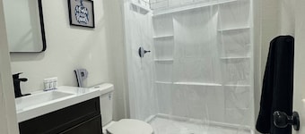 Charming 1-bedroom house in perfect Fort Morgan Walking distance to downtown