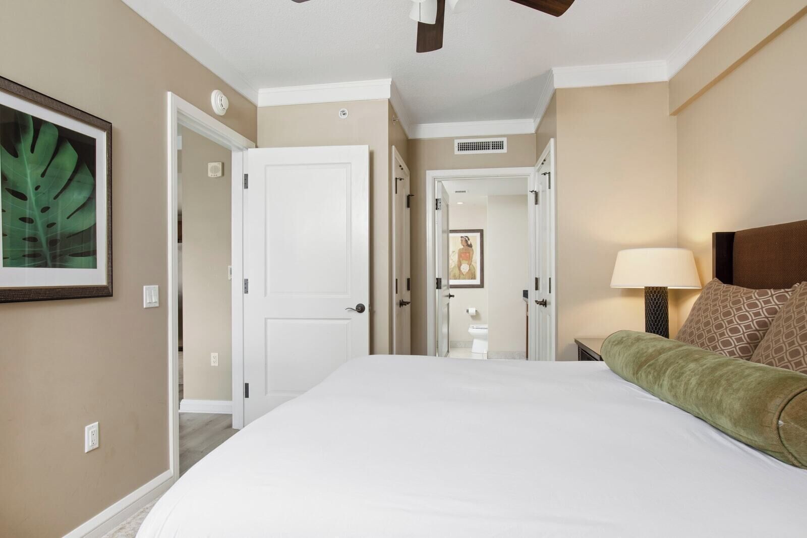 5 habitaciones, tabla de planchar con plancha, cuna de viaje y wifi 