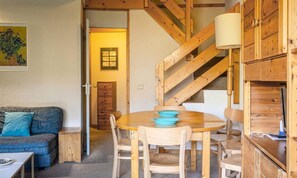 Dining - White Horse C74 (Les Avanchers-Valmorel)