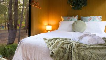 Internet, bed sheets