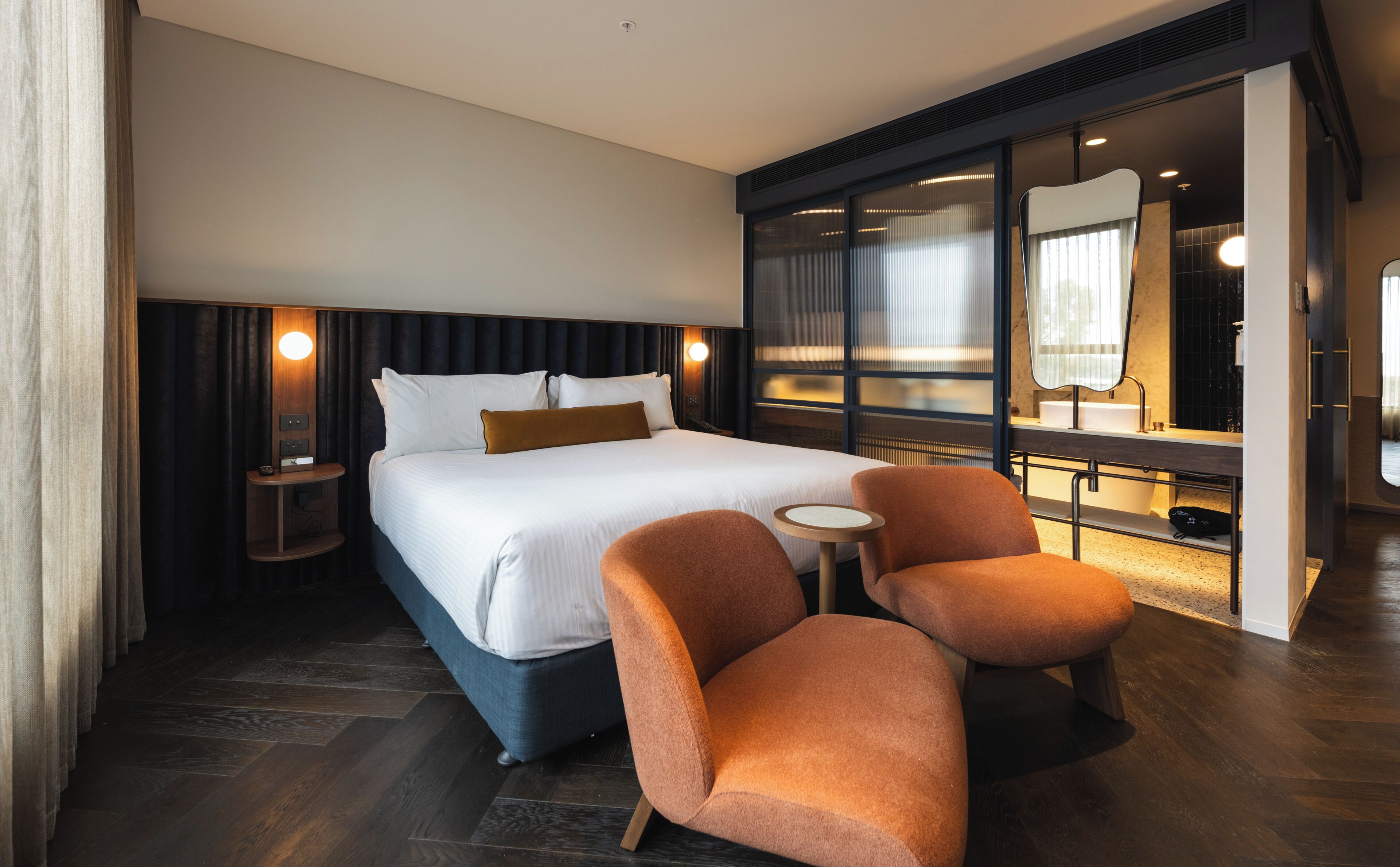 Panorama Suite | Premium bedding, down comforters, pillowtop beds, in-room safe