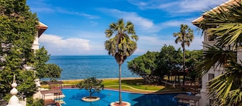 4 Bed Beachfront Condo SP43