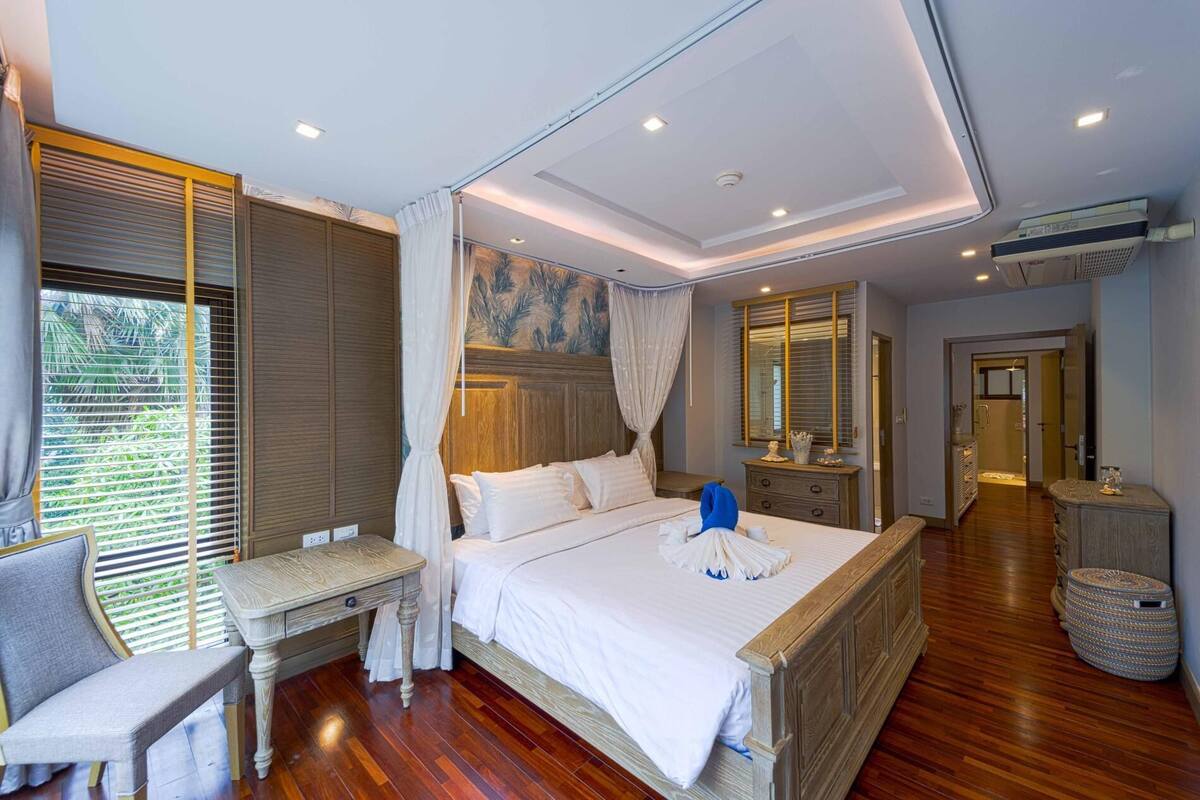 Apartamento, 4 habitaciones, no fumadores, vistas al jardín | Caja fuerte, cortinas opacas, tabla de planchar con plancha