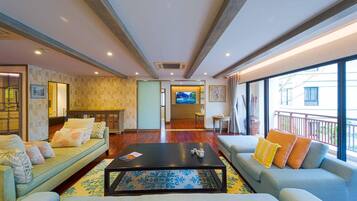 Apartamento, 4 habitaciones, no fumadores, vistas al jardín | Zona de estar