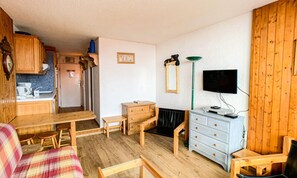 Óflokkuð mynd, 2 af 3, hnappur