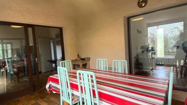 Imagen sin descripción, 1 de 3, botón