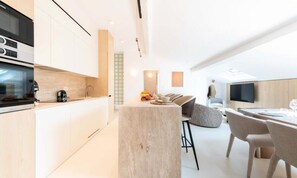 Fridge, microwave, oven, dishwasher - 4-room Duplex Attic Apartment, Heart of Cannes (Cannes)
