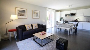 Living area - Luchon T2 4 People OF 51ma2 South Facing Terraces Parking Wifi (Bagneres-de-Luchon)