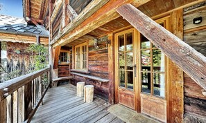 Exterior detail - Apartment in Les Carroz Near Ski Slopes (Araches-la-Frasse)