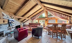 Fireplace - Apartment in Les Carroz Near Ski Slopes (Araches-la-Frasse)