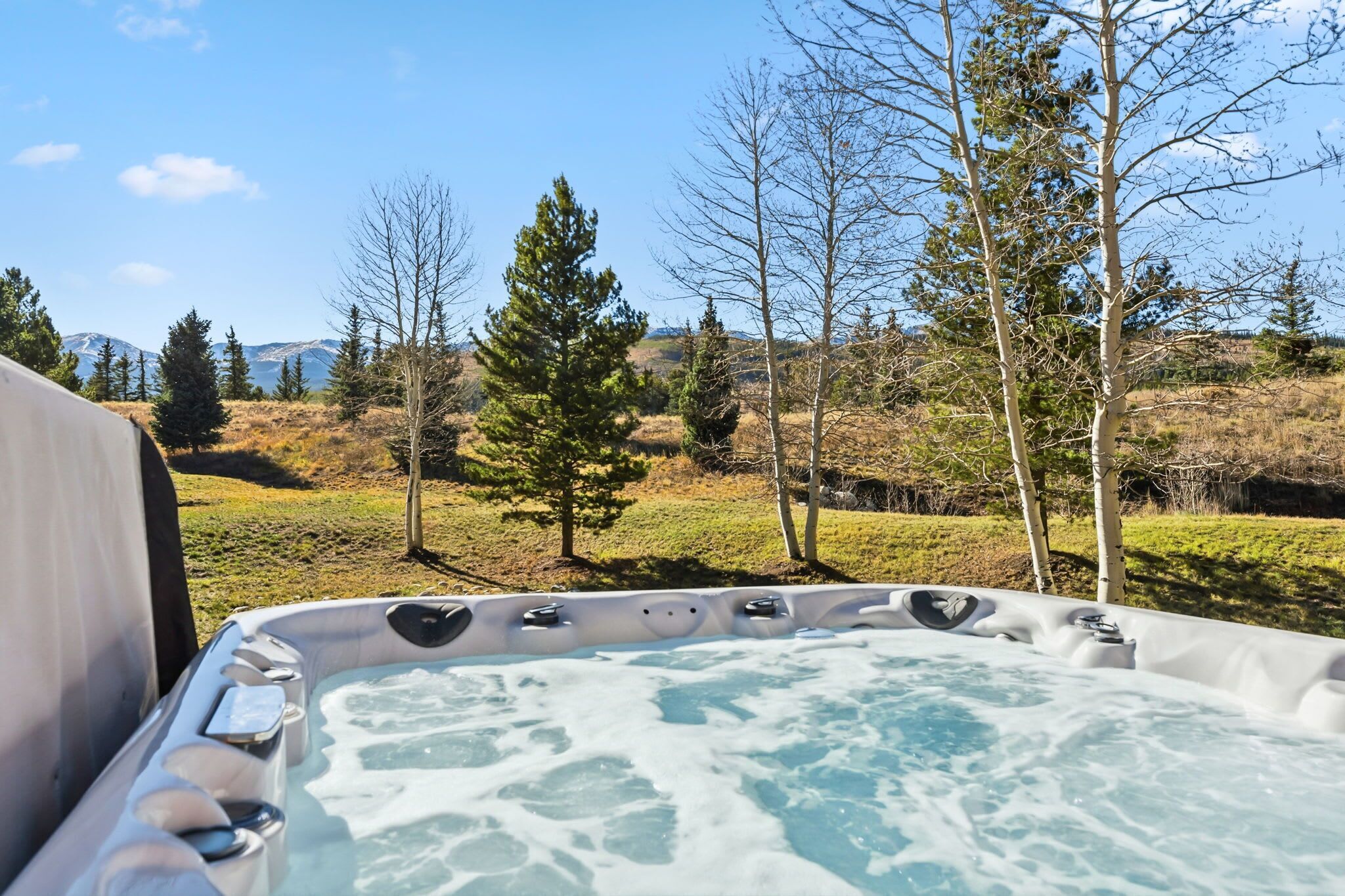 Tina de hidromasaje al aire libre