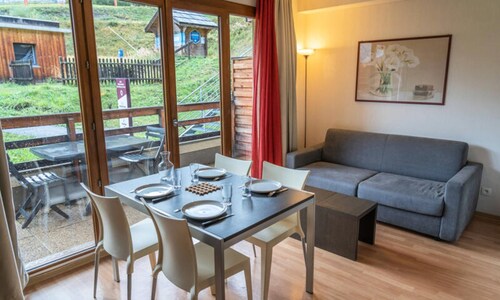 Apartment in Les Orres With Ski-in Access